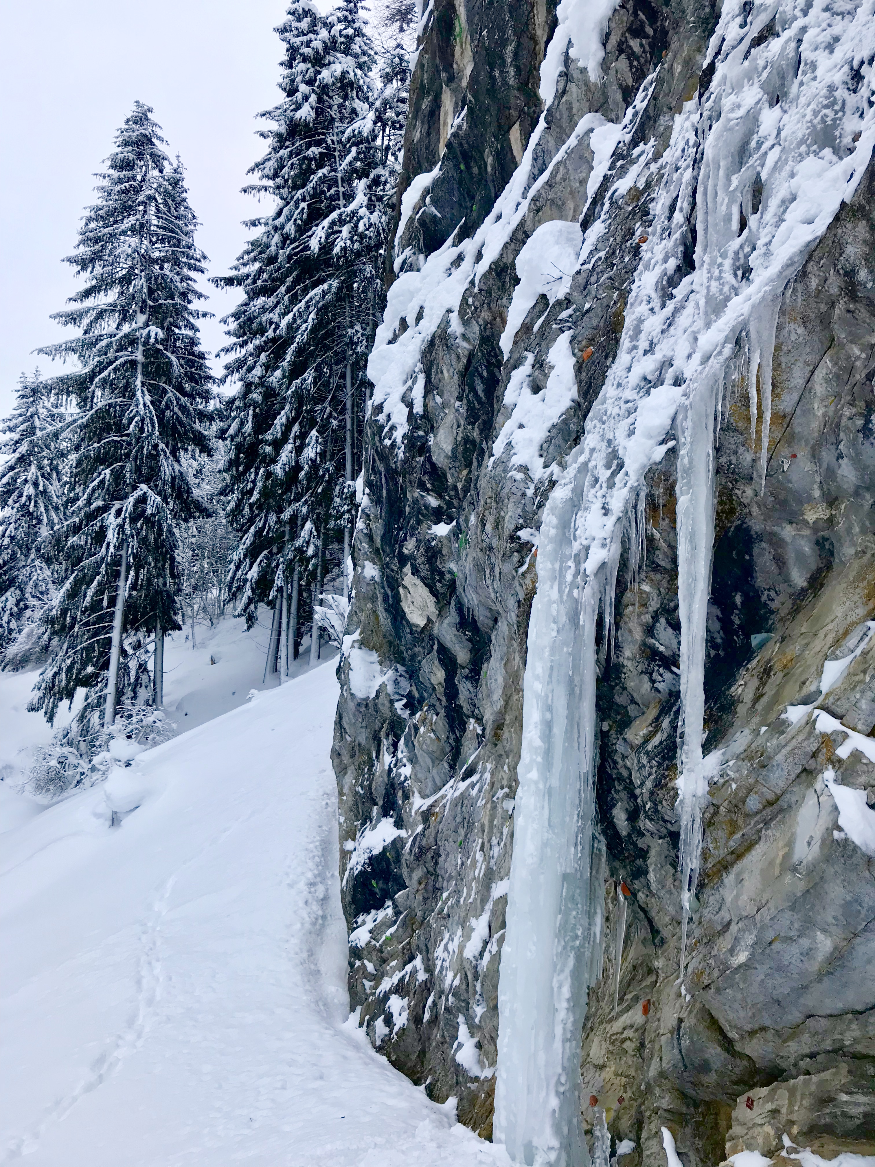 Großarl: Im Sommer Klettern, im Winter Eisklettern am gefrorenen Wasserfall