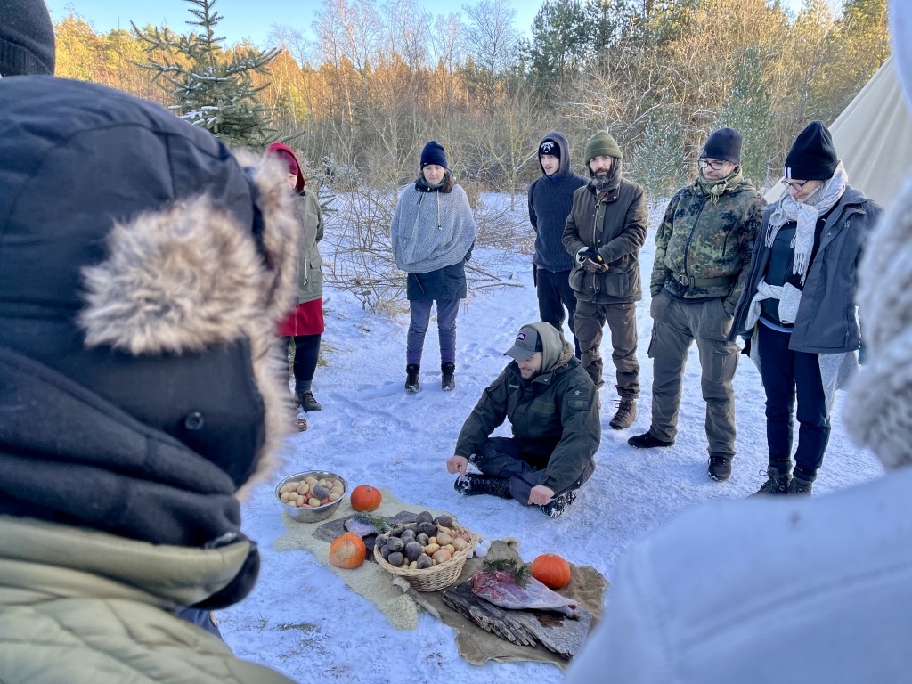 Wildnispaedagogik-Ausbildung: Wintermodul Outdoor Kueche
